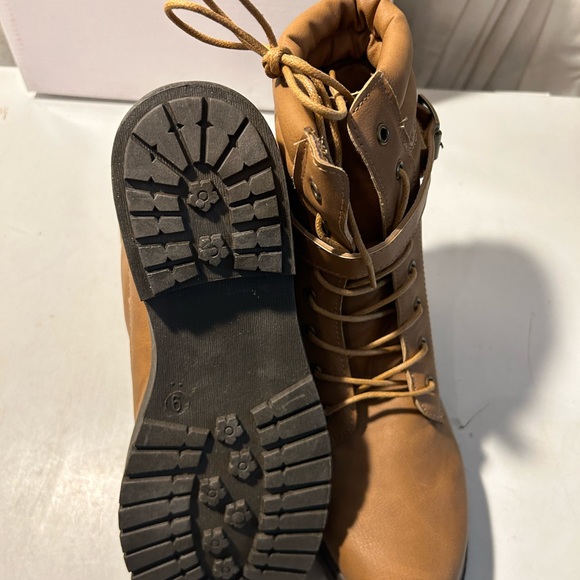 Wanted tan leather ankle boots lace-up & wrap around belt various sizes all NWT - Picture 5 of 7